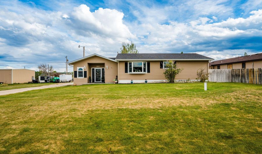 2851 W 2nd Ave, Buffalo, WY 82834 - 3 Beds, 3 Bath