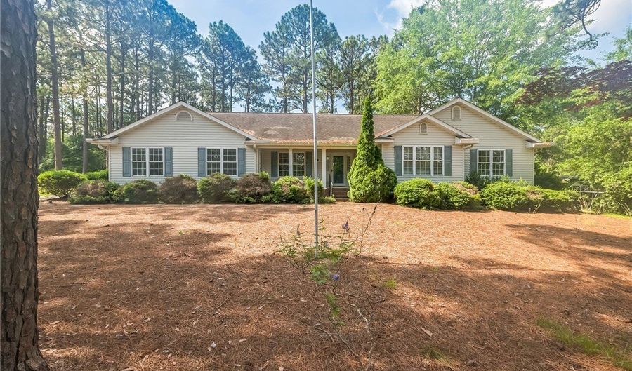 405 John McQueen Rd, Aberdeen, NC 28315 - 5 Beds, 3 Bath