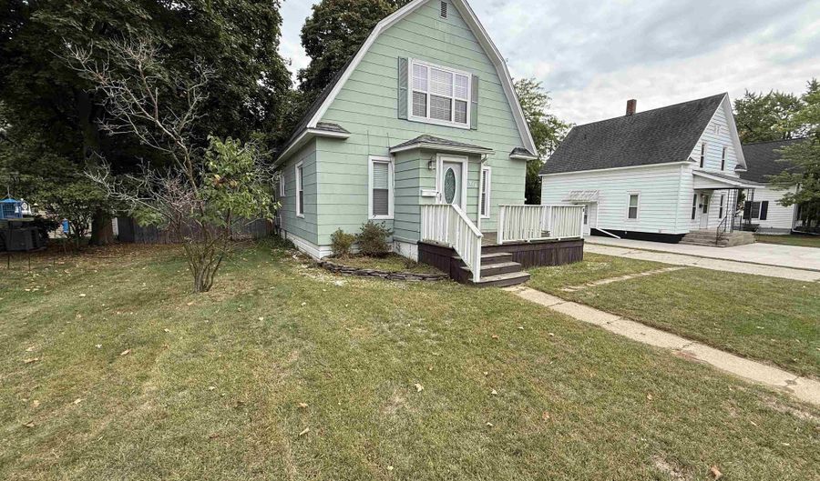 916 N River Ave, Alma, MI 48801 - 3 Beds, 2 Bath