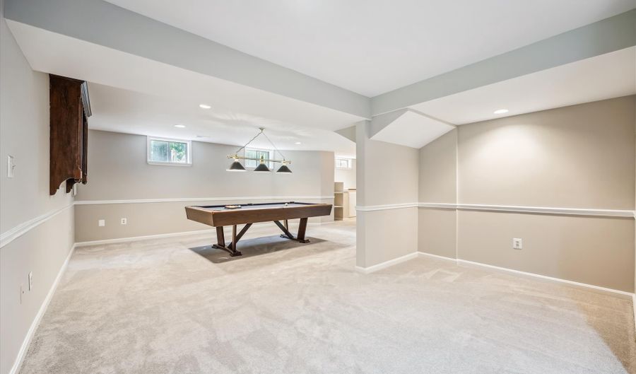 8201 HECTIC HILL Ln, Rockville, MD 20854 - 4 Beds, 4 Bath