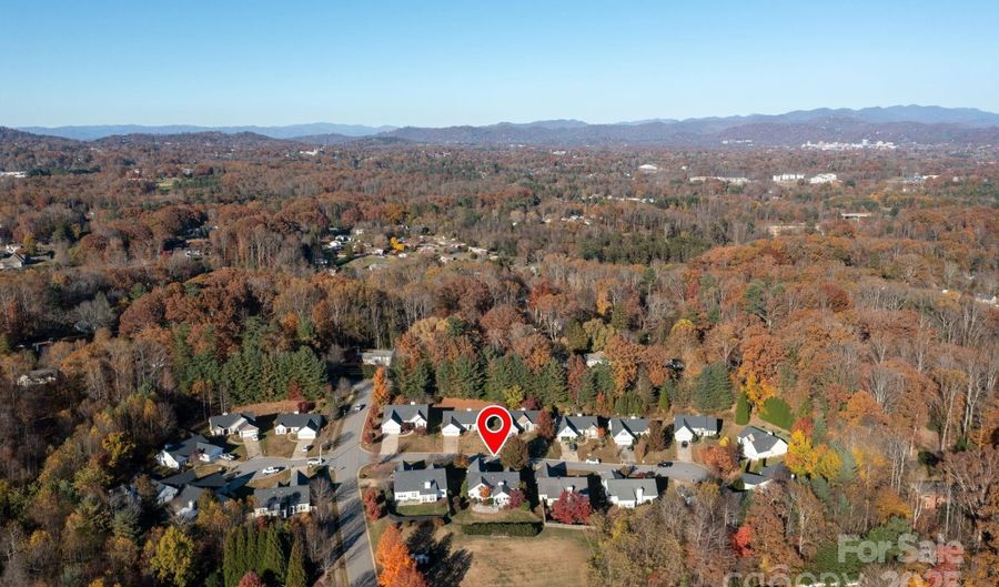 207 Farm Creek Dr E, Asheville, NC 28806 - 4 Beds, 2 Bath