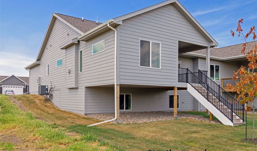 2708 3rd Ave SE, Altoona, IA 50009 - 3 Beds, 3 Bath