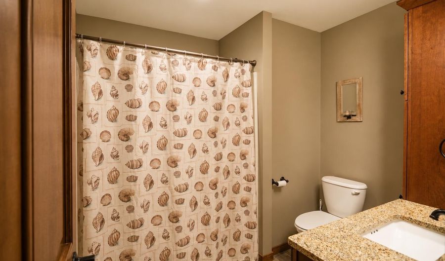 2112 S Lawson St, Aberdeen, SD 57401 - 4 Beds, 3 Bath