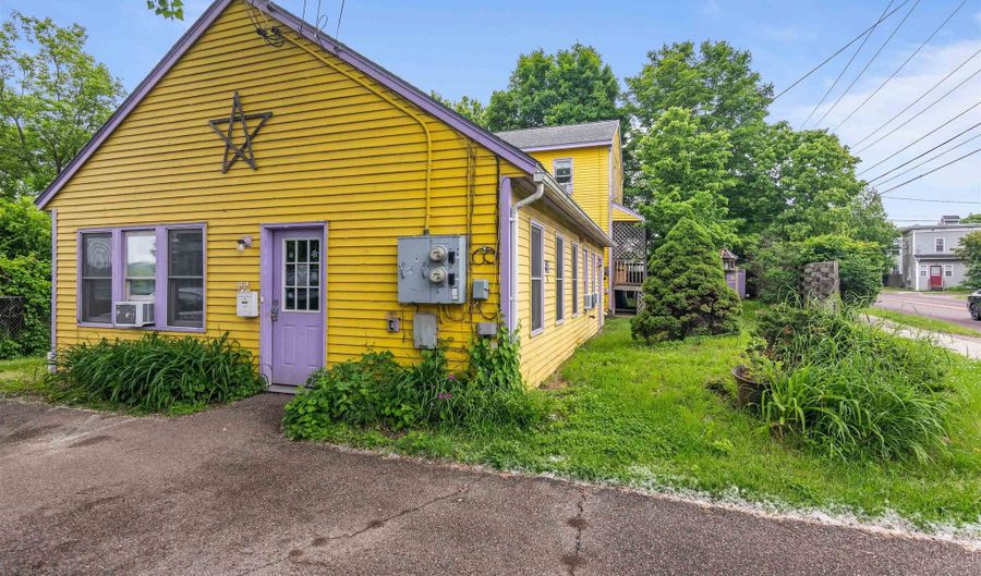 226 Manhattan Dr, Burlington, VT 05401 - 7 Beds, 4 Bath