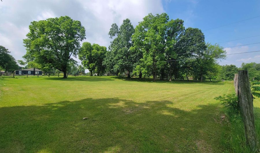 3219 Breckel, Adrian, MI 49221 - 2 Beds, 2 Bath