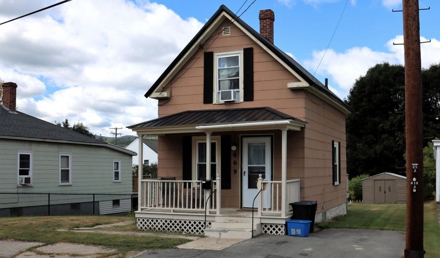 669 Hampshire St, Berlin, NH 03570 - 2 Beds, 1 Bath