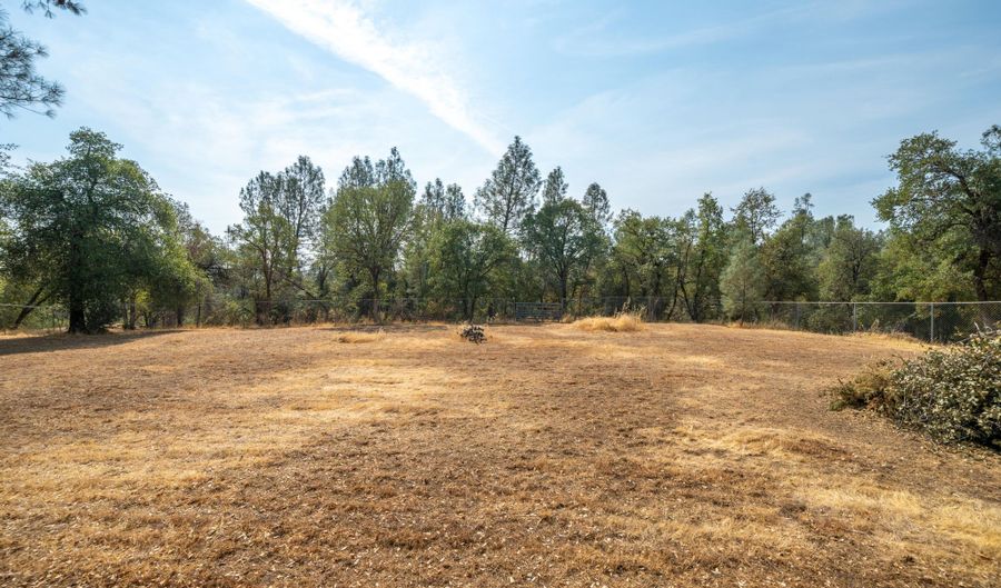 16433 China Gulch Dr, Anderson, CA 96007 - 3 Beds, 3 Bath