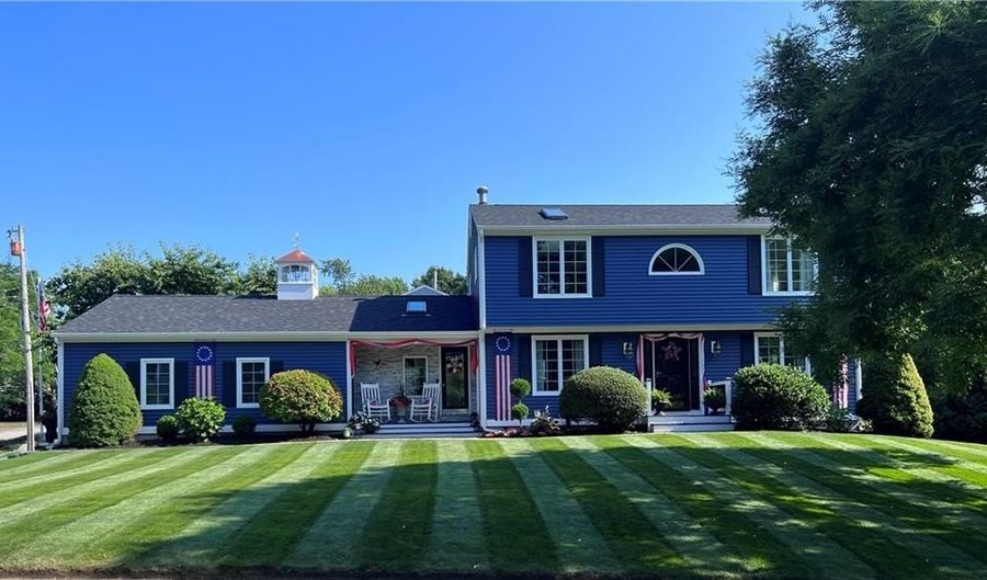 34 Brooks Farm Dr, Bristol, RI 02809 - 3 Beds, 2 Bath