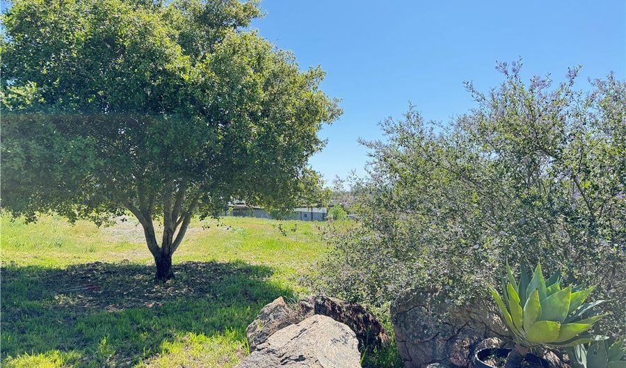 9040 W Lilac Rd, Escondido, CA 92026 - 4 Beds, 3 Bath