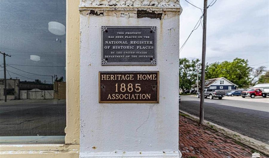 217 W 1st St, Abilene, KS 67410 - 2 Beds, 2 Bath