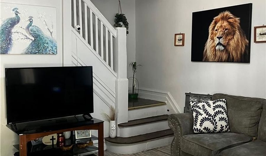 10 S Brook St, Allentown, PA 18109 - 3 Beds, 1 Bath