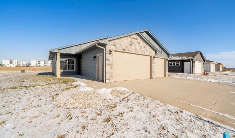 2308 E Tinley St, Brandon, SD 57005 - 2 Beds, 2 Bath