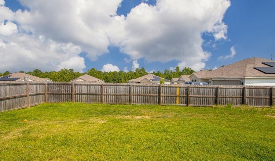2096 River Birch Trl, Bauxite, AR 72011 - 3 Beds, 2 Bath