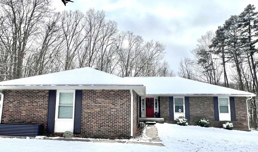 306 Shandell Dr, Bedford, IN 47421 - 5 Beds, 4 Bath