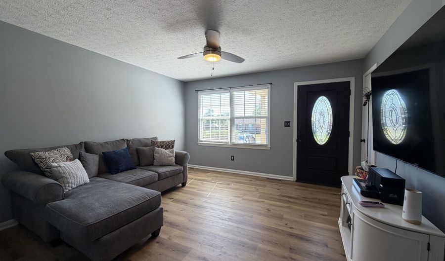 102 Cypress St, Bardstown, KY 40004 - 3 Beds, 1 Bath