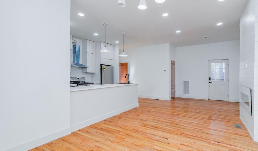 118 NEWMAN Ave 1, Bayonne, NJ 07002 - 2 Beds, 1 Bath