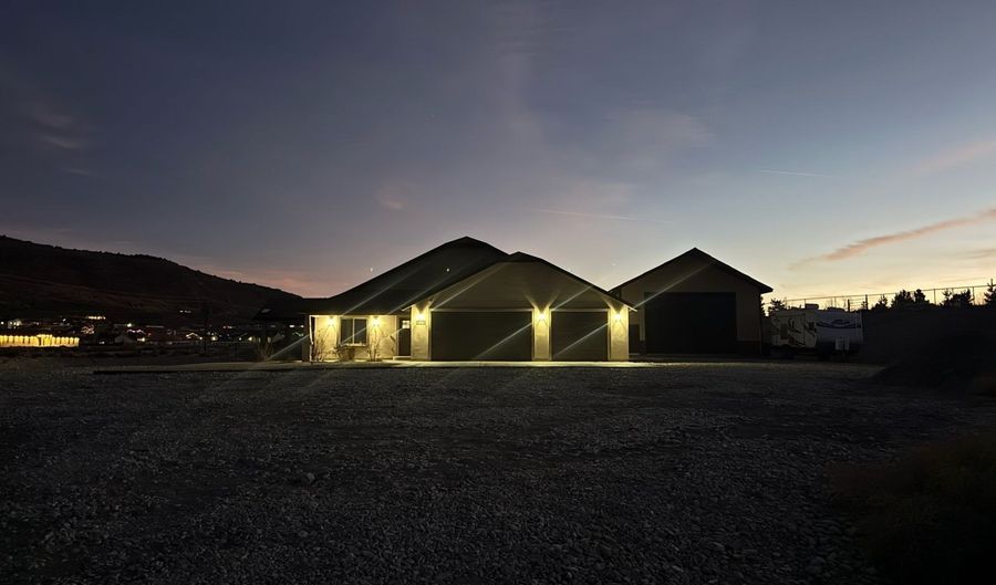 376 Four Mile Trl, Elko, NV 89801 - 3 Beds, 2 Bath
