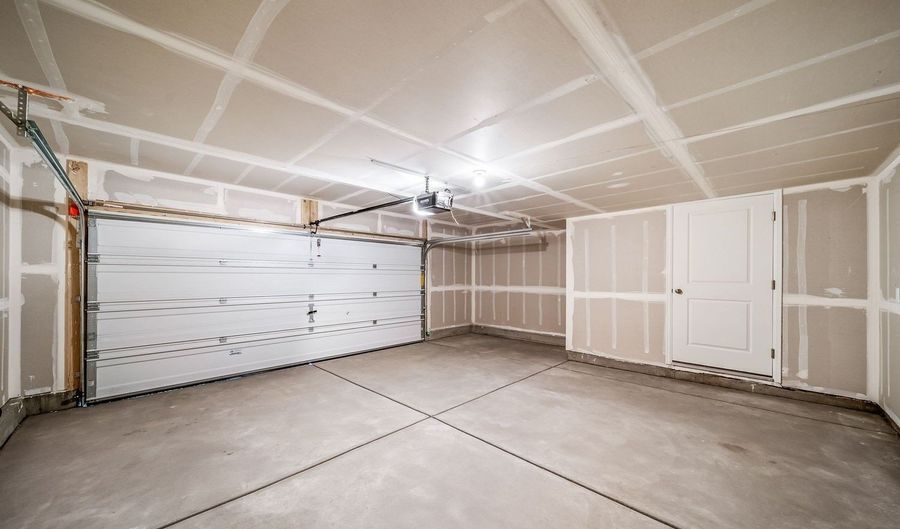 46502 Avery Ln, Bennett, CO 80102 - 3 Beds, 2 Bath