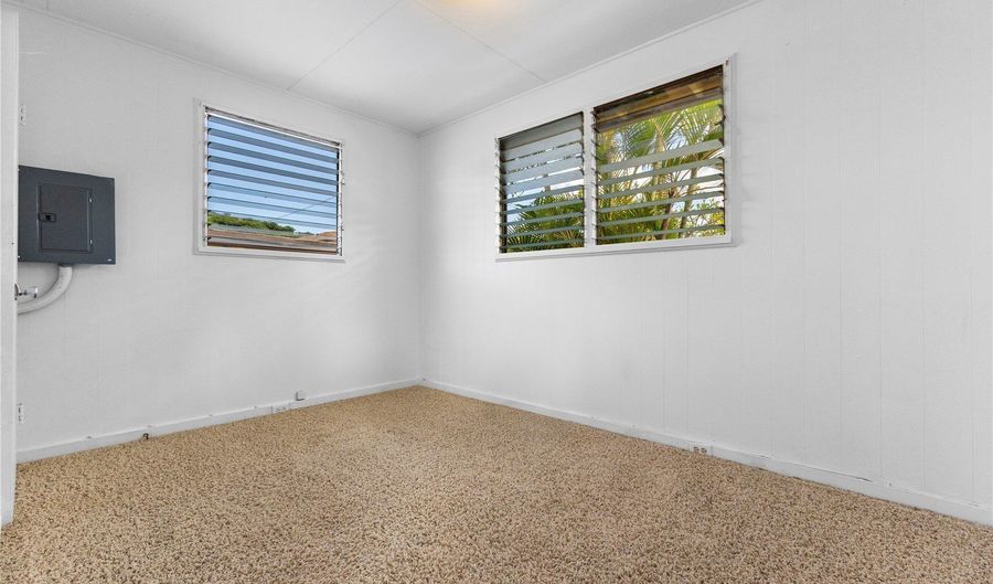 1133 Hui St, Kailua, HI 96734 - 6 Beds, 3 Bath
