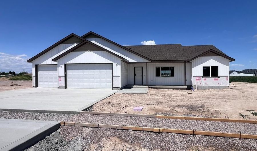 1180 Alpine Ave, Chubbuck, ID 83202 - 3 Beds, 2 Bath