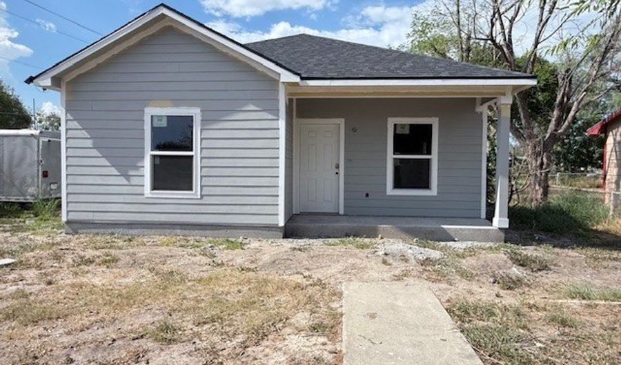 810 Saint Joseph St, Alice, TX 78332 - 2 Beds, 2 Bath