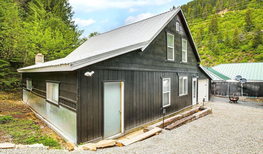 22 Theriault Dr, Avery, ID 83802 - 3 Beds, 1 Bath