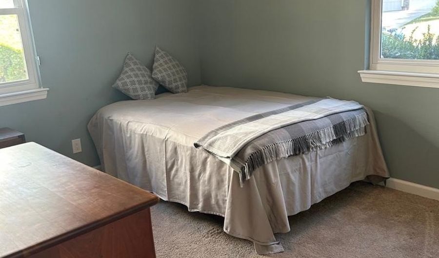 5910 SONOMA Rd, Bethesda, MD 20817 - 3 Beds, 2 Bath