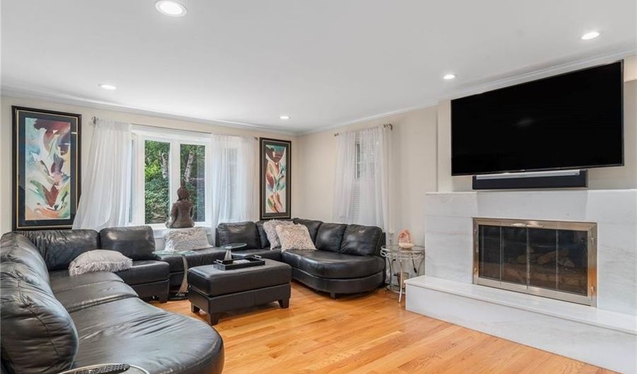 120 Fox Run, East Greenwich, RI 02818 - 5 Beds, 6 Bath