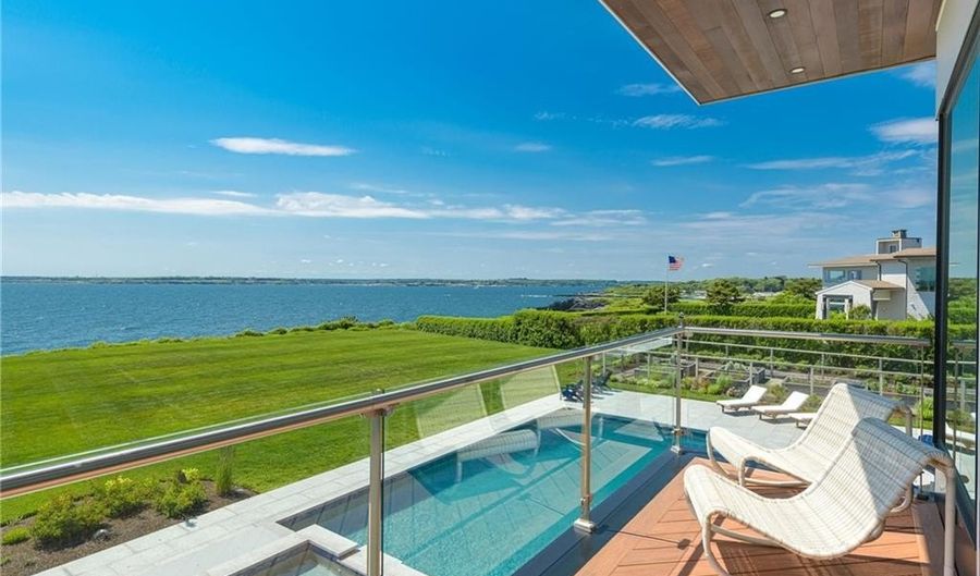 511 Ocean Ave, Newport, RI 02840 - 5 Beds, 4 Bath