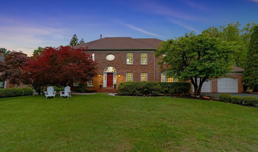 9908 KENTSDALE Dr, Potomac, MD 20854 - 6 Beds, 5 Bath