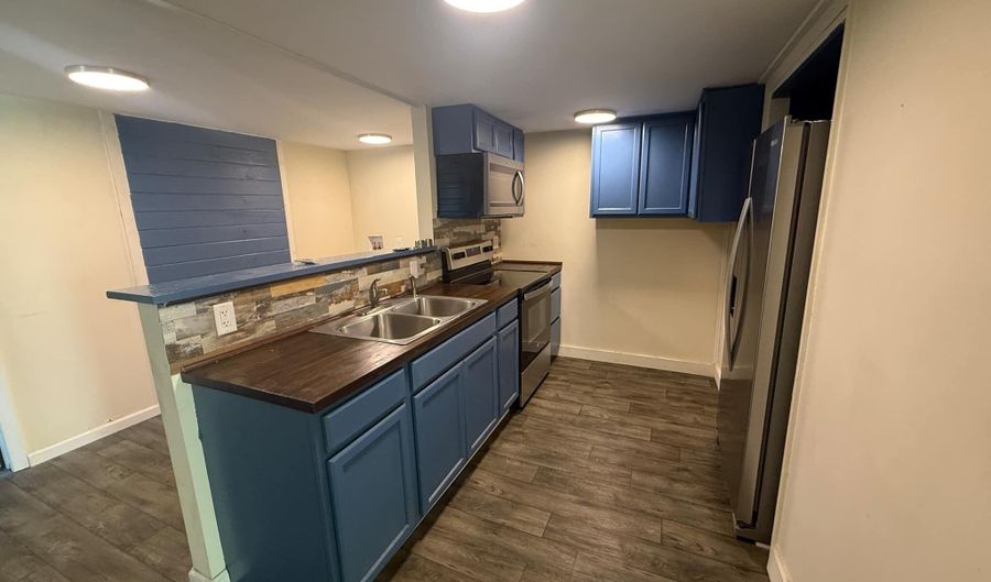 996 State St, Bangor, ME 04401 - 0 Beds, 2 Bath