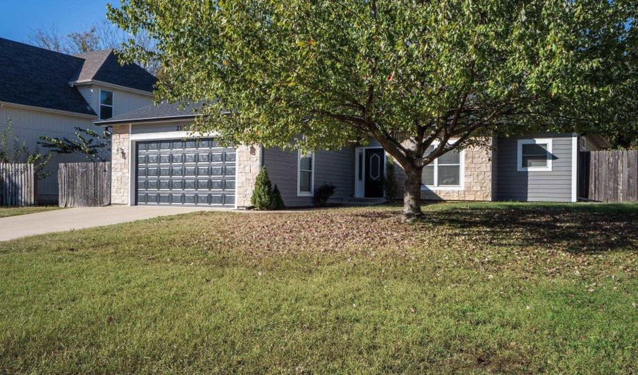 214 Hillside Dr, Baldwin City, KS 66006 - 3 Beds, 2 Bath