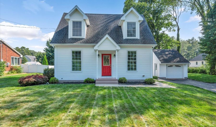135 West St, Cromwell, CT 06416 - 4 Beds, 3 Bath