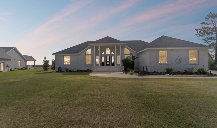 111 Waterway Ct, Aydlett, NC 27916 - 3 Beds, 2 Bath