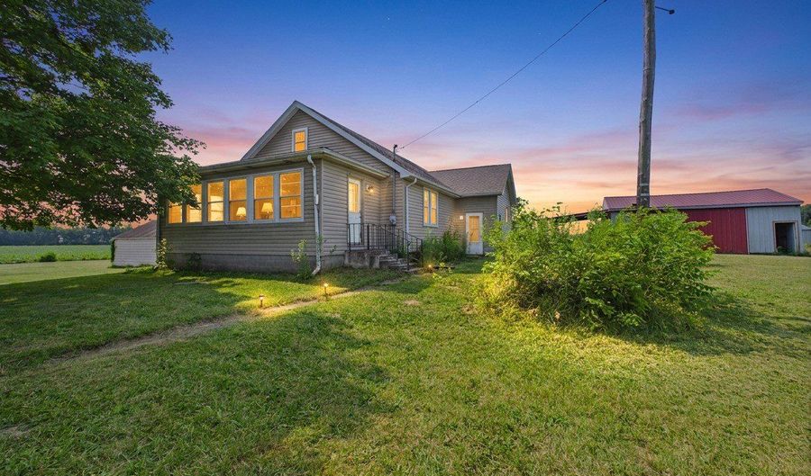 1715 E 800 N, Alexandria, IN 46001 - 2 Beds, 2 Bath