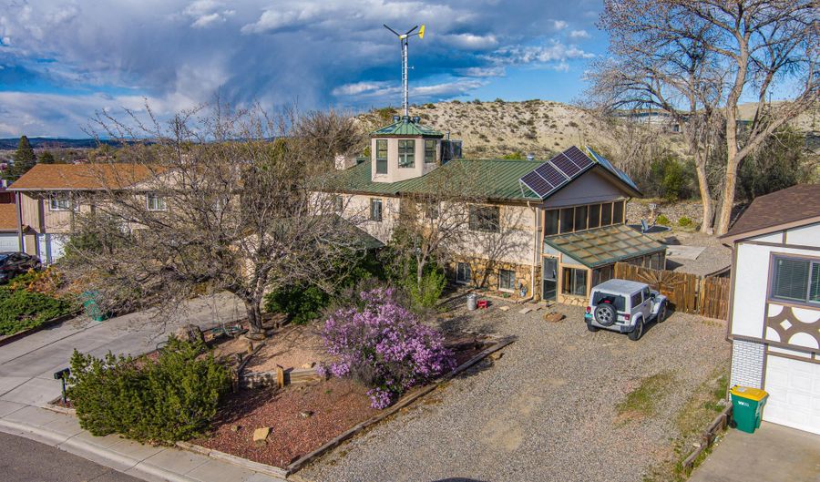 908 MOUNTAIN VIEW Dr, Aztec, NM 87410 - 4 Beds, 3 Bath