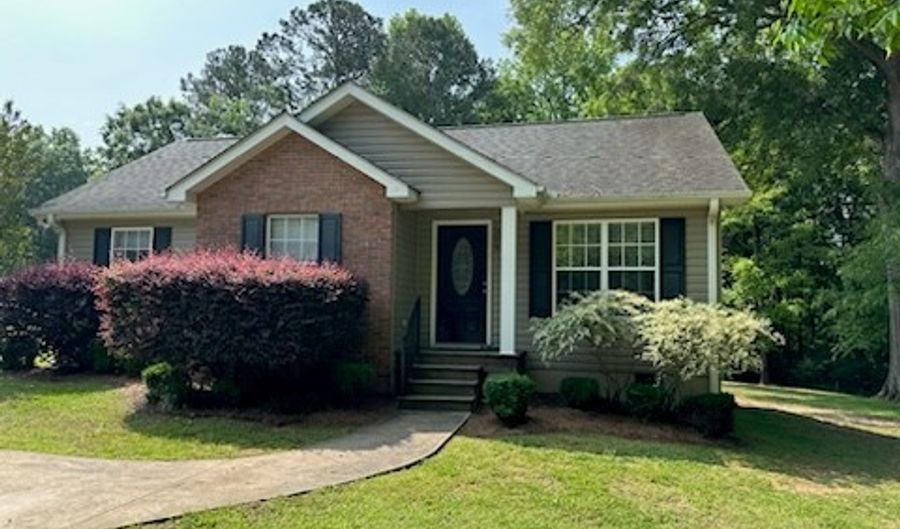 1309 Old Abbeville Hwy, Greenwood, SC 29649 - 3 Beds, 2 Bath