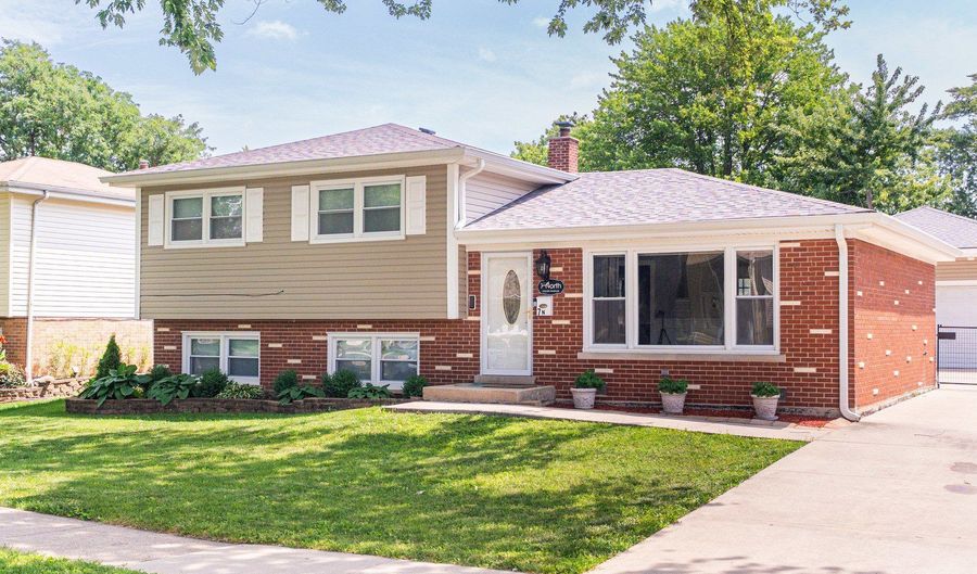 7 N Lincoln Ave, Addison, IL 60101 - 3 Beds, 2 Bath