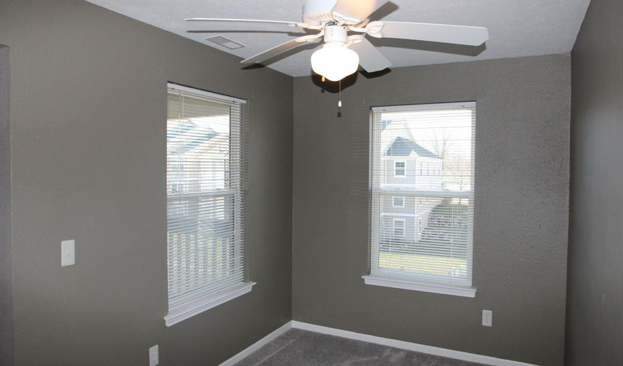 1376 HEATHERWOOD Ln, Ann Arbor, MI 48108 - 2 Beds, 2 Bath