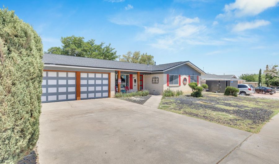 10393 PASADENA Cir, El Paso, TX 79924 - 3 Beds, 2 Bath