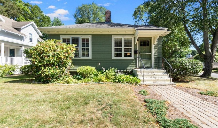 115 Odell Ave, Beverly, MA 01915 - 2 Beds, 2 Bath