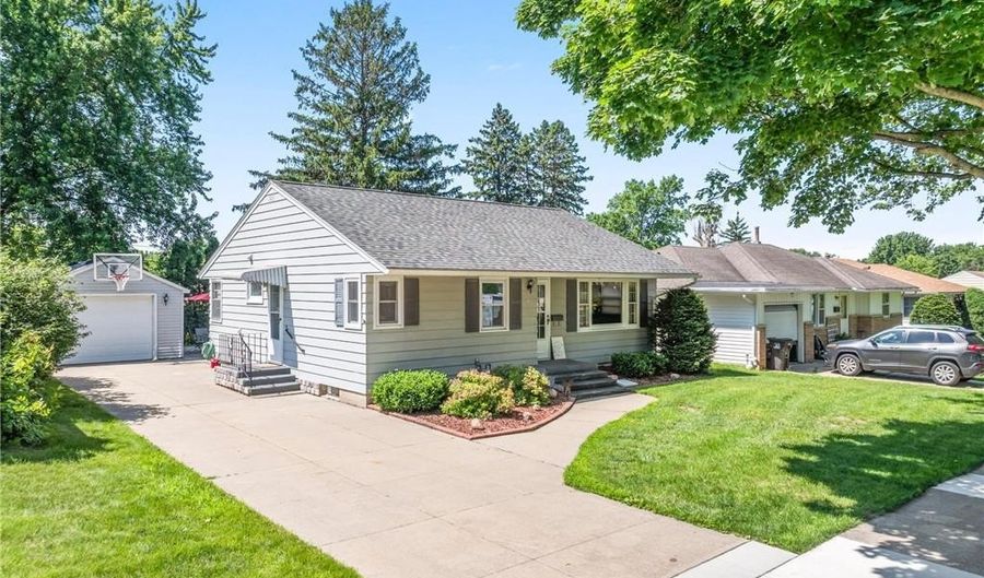 1917 2nd Ave NW, Austin, MN 55912 - 3 Beds, 2 Bath