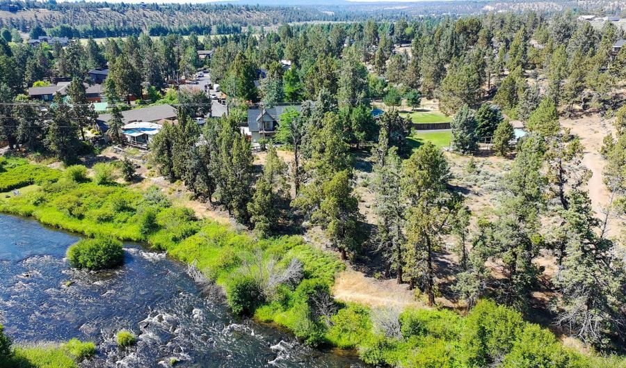 20087 Beaver Ln, Bend, OR 97703 - 3 Beds, 3 Bath