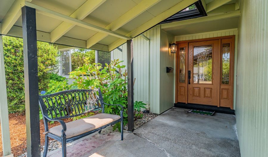 13520 SW DEVONSHIRE Dr, Beaverton, OR 97005 - 4 Beds, 2 Bath