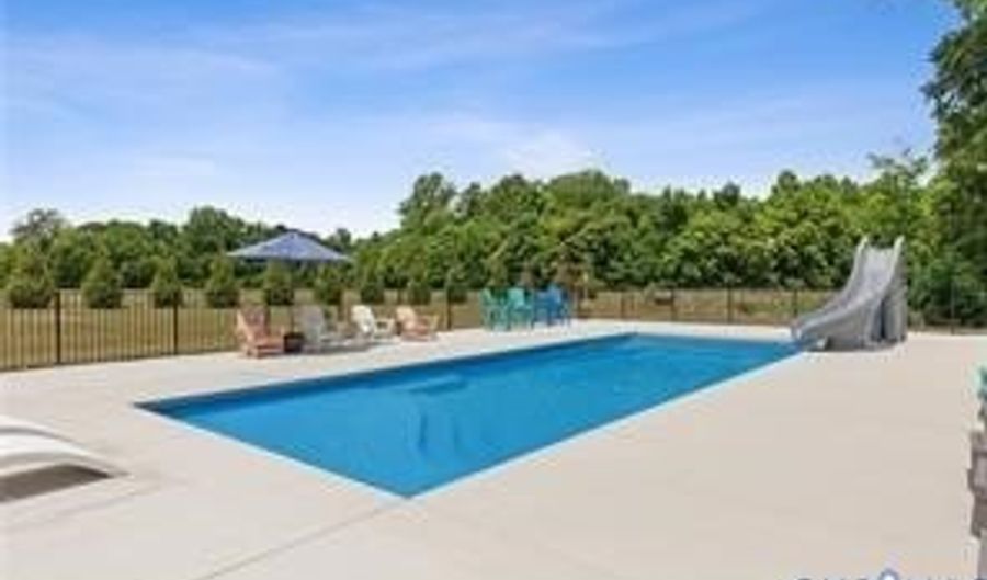 8258 Mount Eagle Rd, Ashland, VA 23005 - 4 Beds, 5 Bath