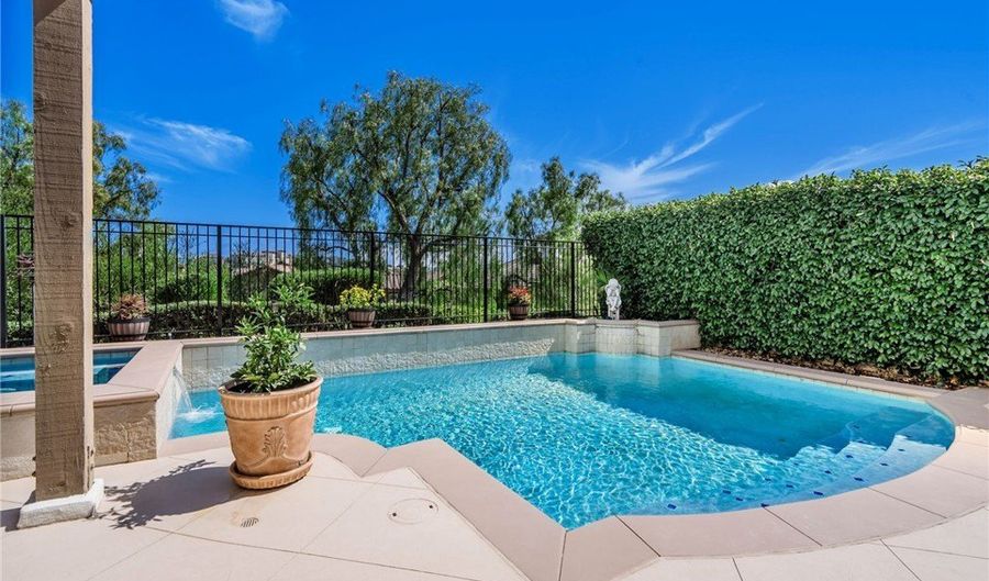 30 Sunswept Mesa, Aliso Viejo, CA 92656 - 5 Beds, 3 Bath