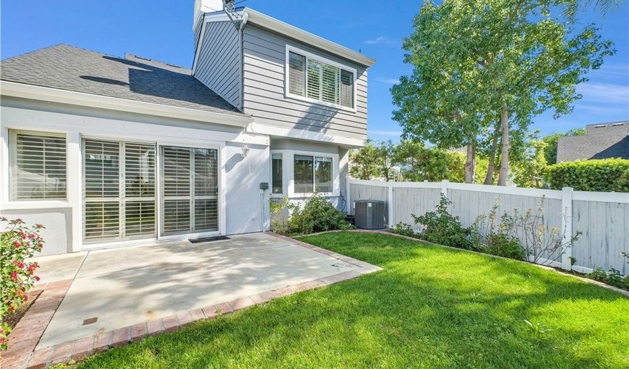 64 Willowood, Aliso Viejo, CA 92656 - 2 Beds, 3 Bath