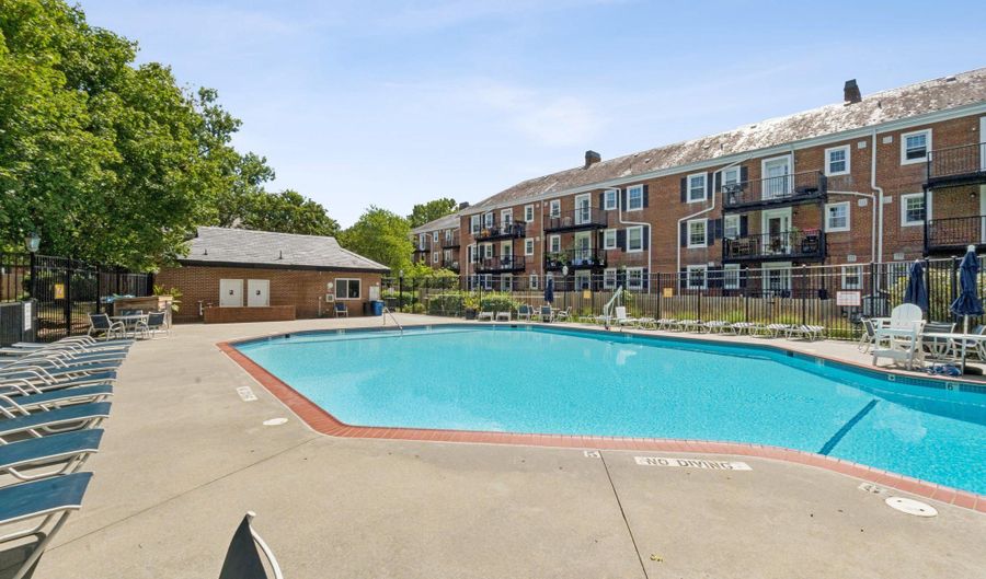 4819 28TH St S B, Arlington, VA 22206 - 3 Beds, 2 Bath