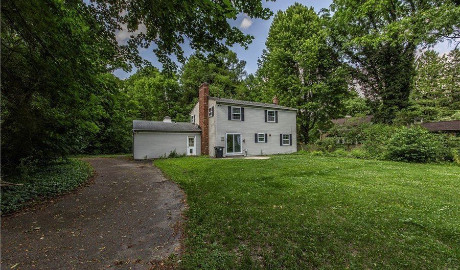 2070 White Pond Dr, Akron, OH 44313 - 3 Beds, 3 Bath