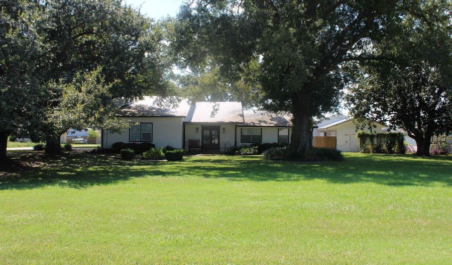 120 Cotton St, Belle Chasse, LA 70037 - 4 Beds, 3 Bath